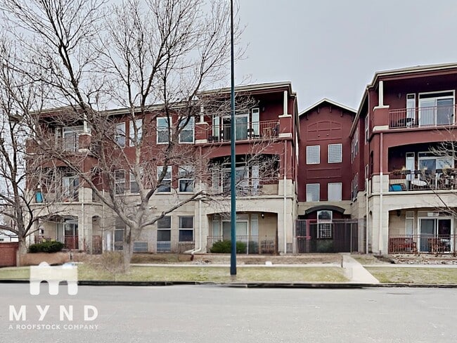 Building Photo - 2100 N Humboldt St