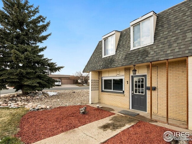 Photo - 933 16th St SW Townhome