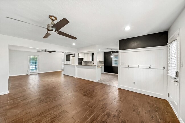 Photo - 2018 Westlake Rd