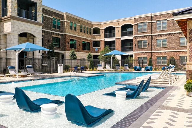 Building Photo - Brea Frisco Rental