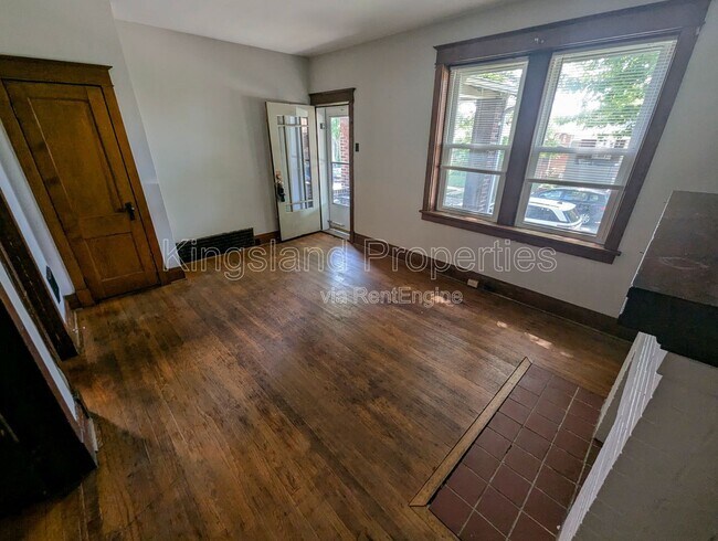 4725 Ray Ave Unit 1