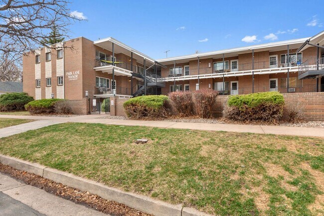 Photo - Charming Upgraded Condo in Old Town – Prim...