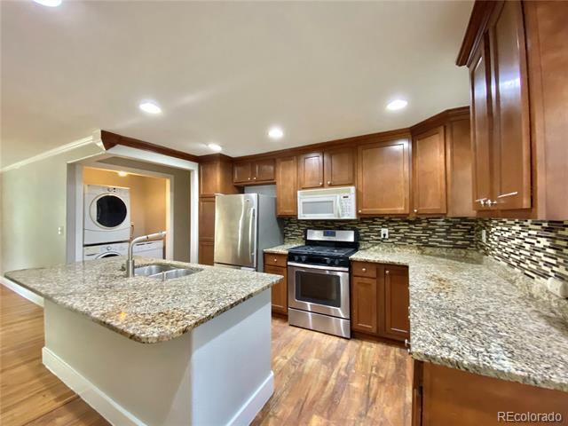 Photo - 746 Galena St