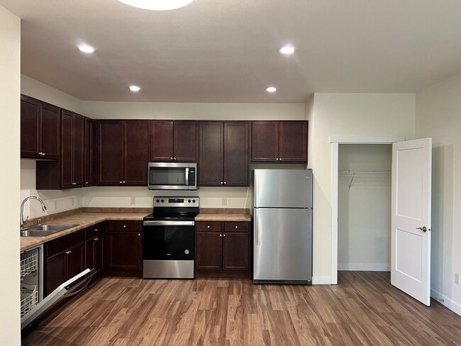 Cocina del apartamento 103 - 916 Cedar Dr Unidad 104