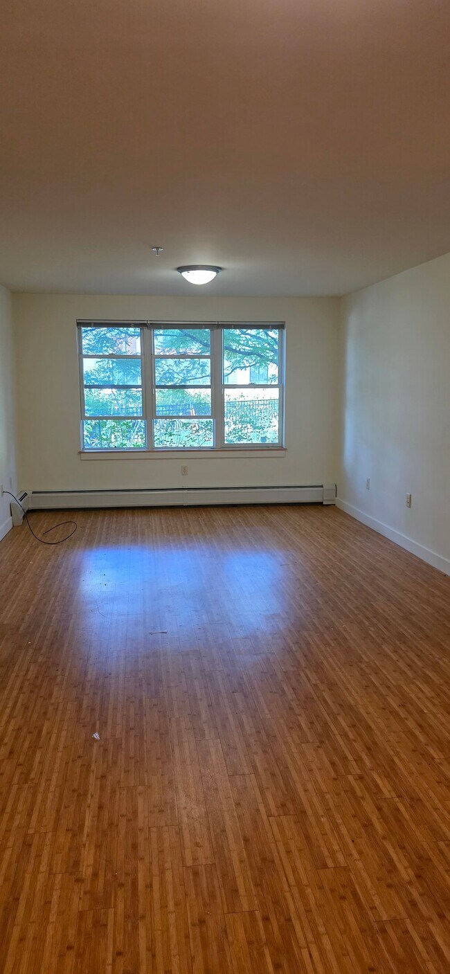 1191 North Ave Unit 106