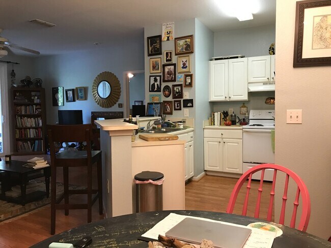 Photo - 2 bedroom, 2 bathroom at Twelve Oaks Unit 426