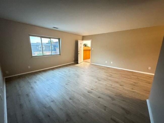 Photo - 314 Elmead Ct