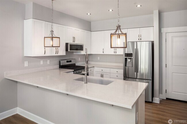 Photo - 1880 25th Ave NE Unidad Starpoint Condominiums