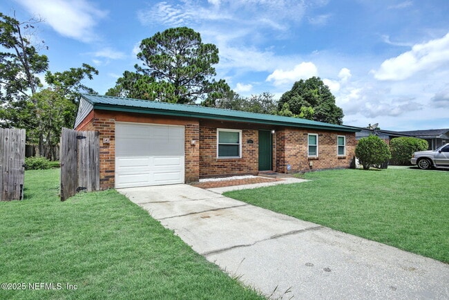 Building Photo - 2214 Luana Dr E Rental