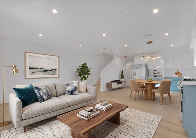 5850 Vineland Ave Unit #5852-2