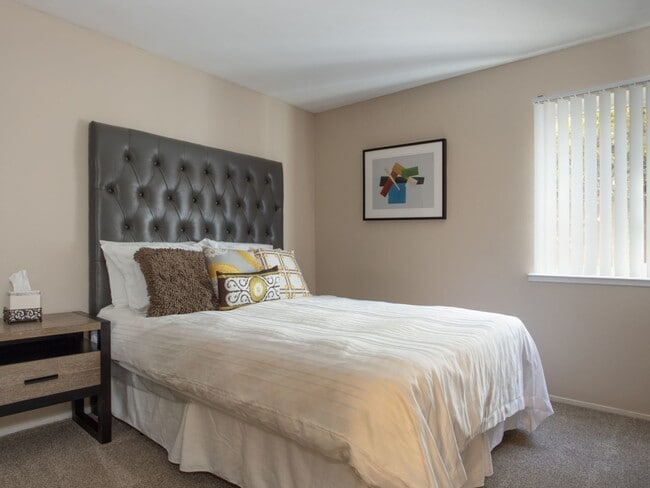 Photo - Acacia Apartments