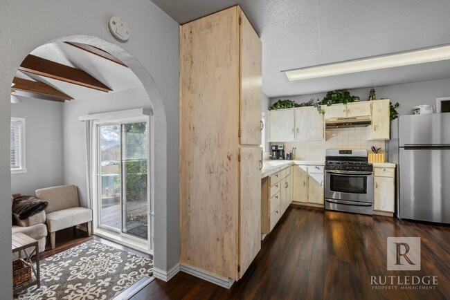 Photo - FULLY FURNISHED Short Term Rental!