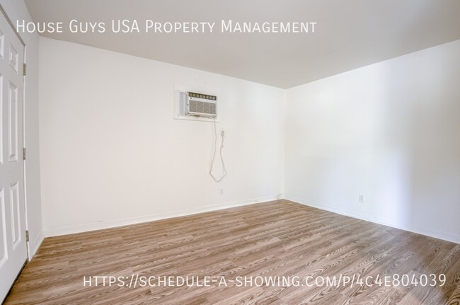 Photo - 15216 Bellaire Ave Unit A