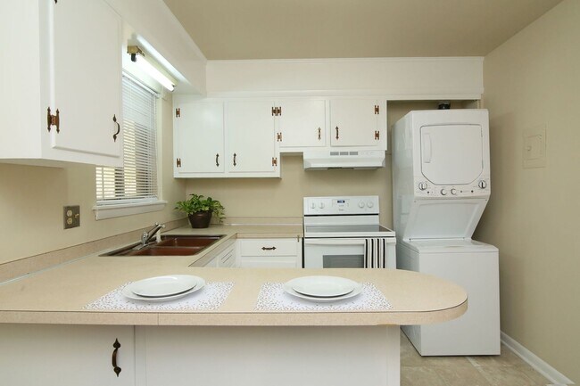 Photo - Chapel Hill/2BR Brookside Condo