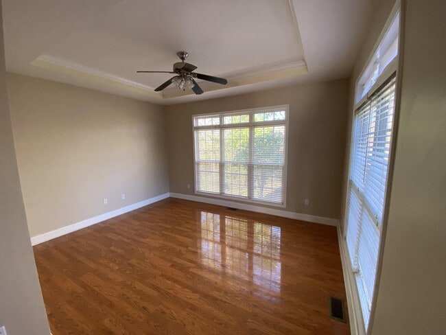 Photo - 208 Summergrass Dr