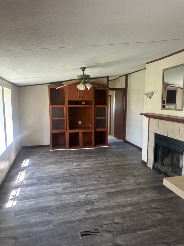 Photo - 412 Greenfield Dr