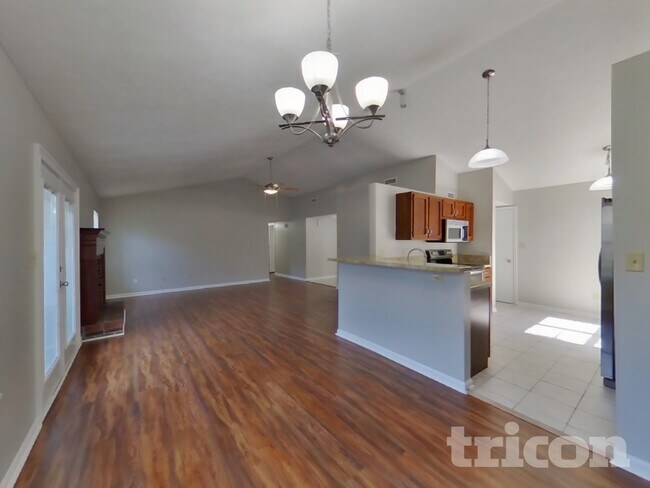 Photo - 6044 McClellan Ct