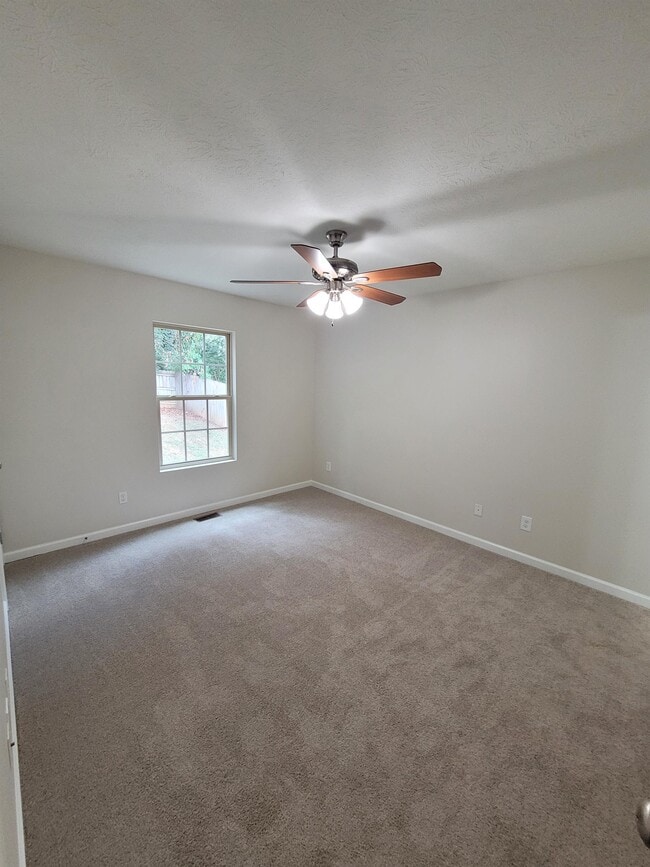 Photo - 2013 Paris Rd