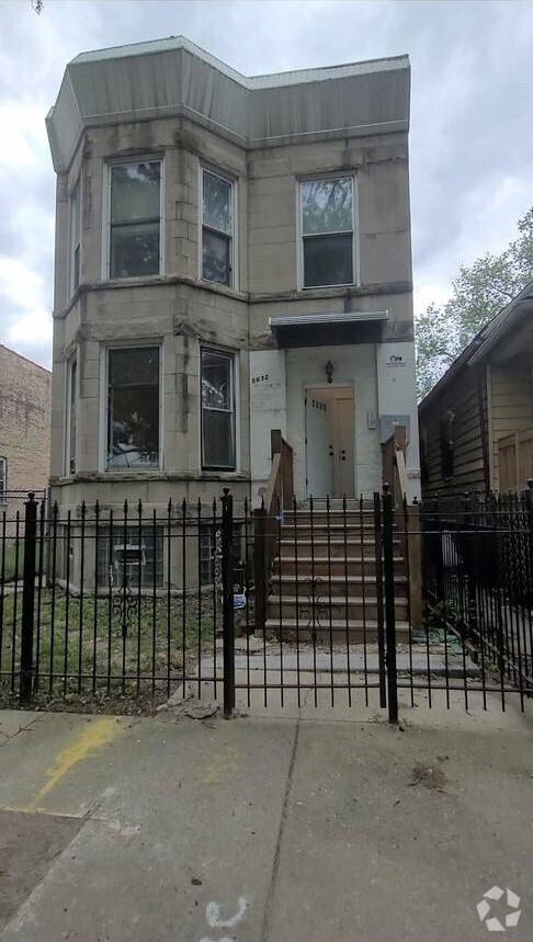 Building Photo - 5632 S Lowe Ave Rental