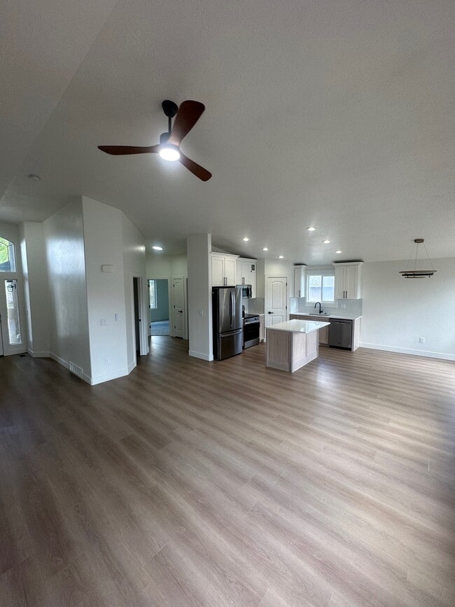 Photo - 4433 Mankato St