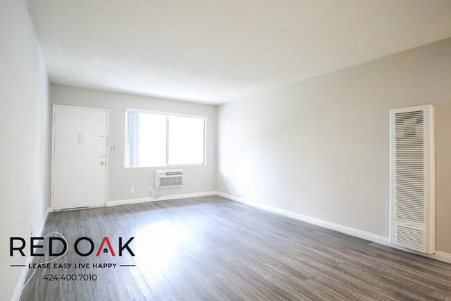 Incredible Two Bedroom with A/C, In-Unit S... - Incredible Two Bedroom with A/C, In- Condo Unit S... Unit 4