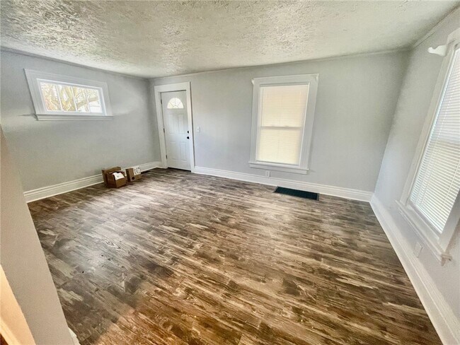 Photo - 223 E Filbert St