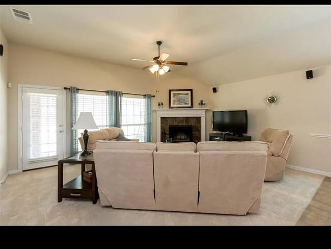 Photo - 897 Witherby Ln