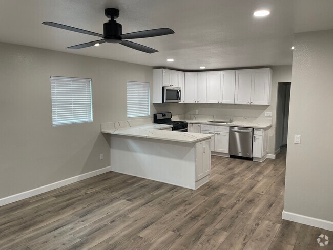 Building Photo - 1012 Cypress Ave Unit 1012 Rental