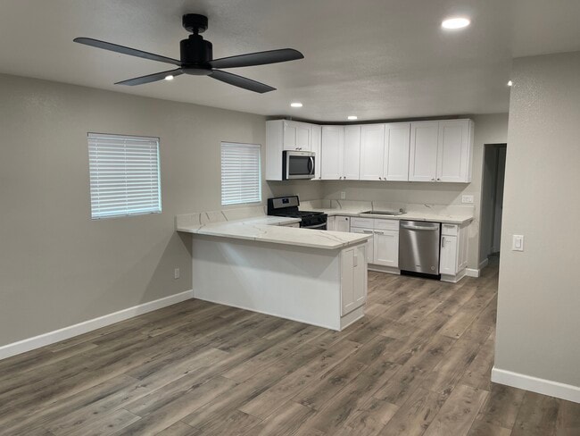 Building Photo - 1012 Cypress Ave Unit 1012 Rental