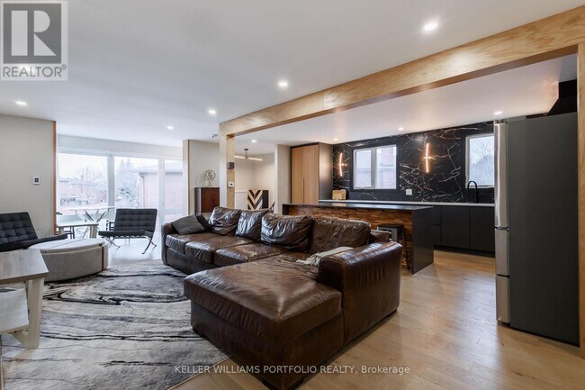 Photo - 33 Cog Hill Dr