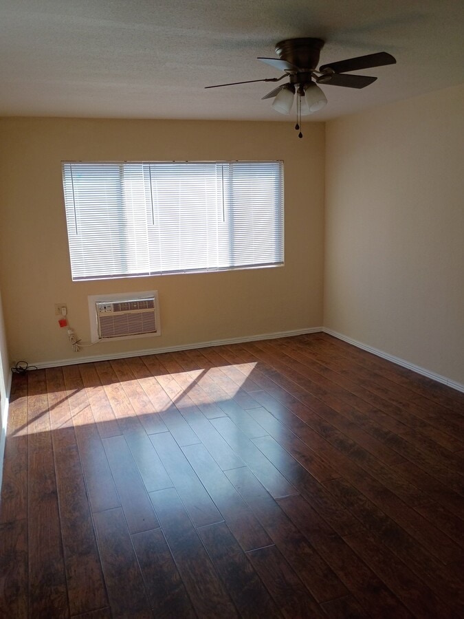 Photo - 1300 N Oregon St Unit 215