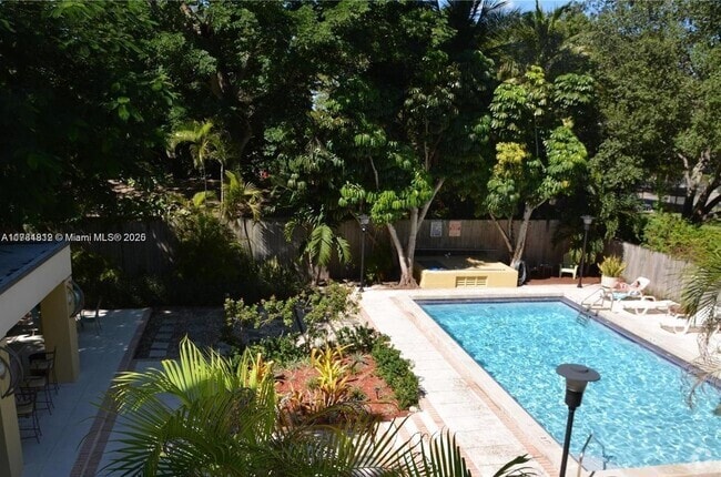 Building Photo - 2545 S Bayshore Dr Unit 208 Rental
