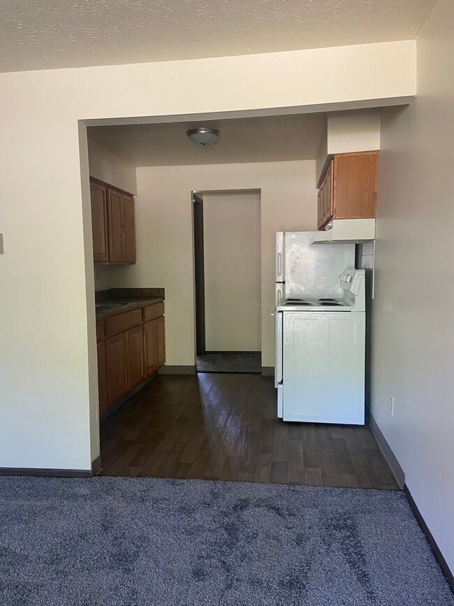 cocina del apartamento - Kenmore Apartments and Townhomes