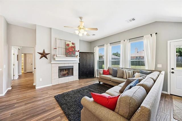 Photo - 205 N Bending Oak Ln