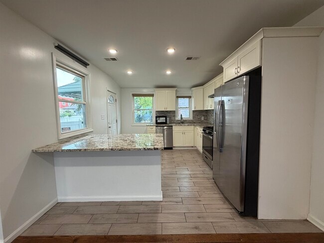 403 Scott-Mobus Pl