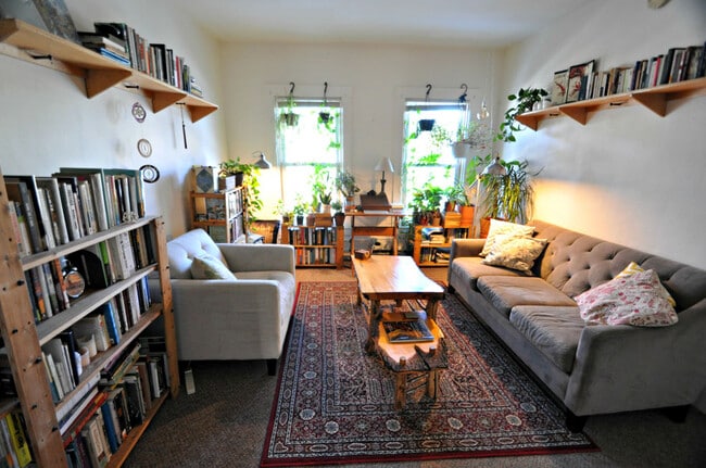 Building Photo - 33 St Paul St Unit #3