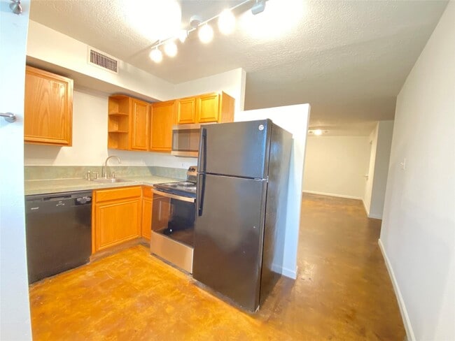 Photo - 1112 Lawrence St Unidad 13