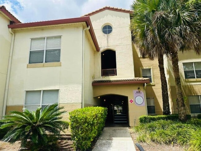 Building Photo - 822 Camargo Way Unit 204