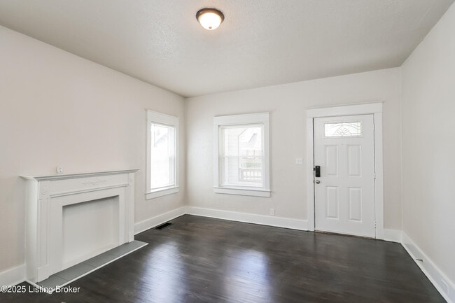 Photo - 637 Lindell Ave