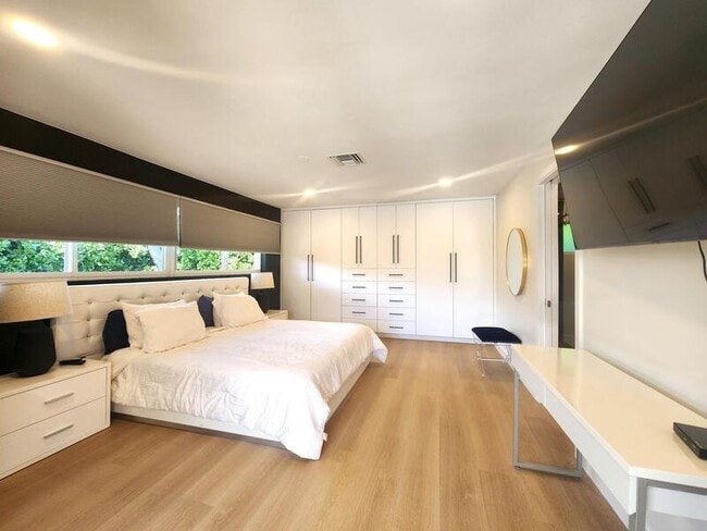 Photo - 3481 NE 31st Ave