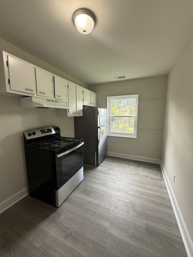 Photo - 1545 17th Pl SW