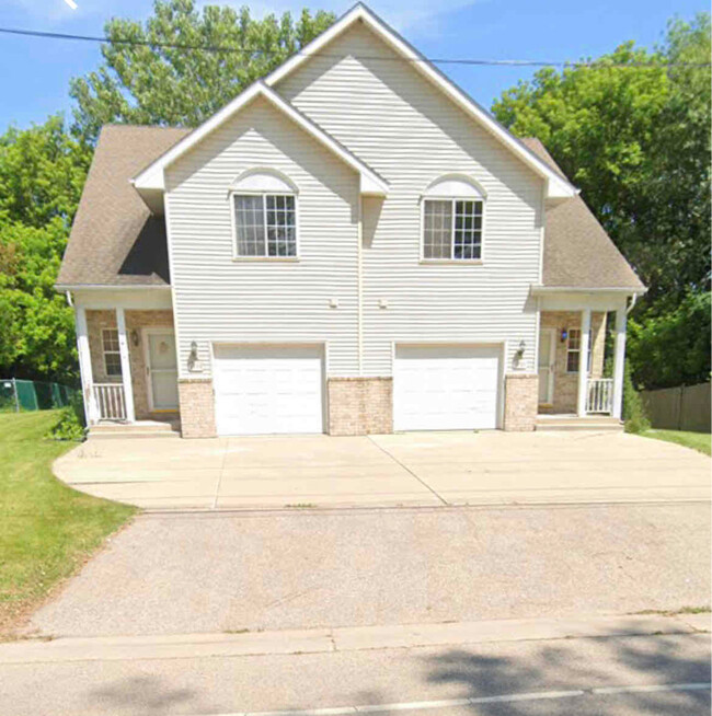 Photo - 1933 Sheridan Rd Townhome