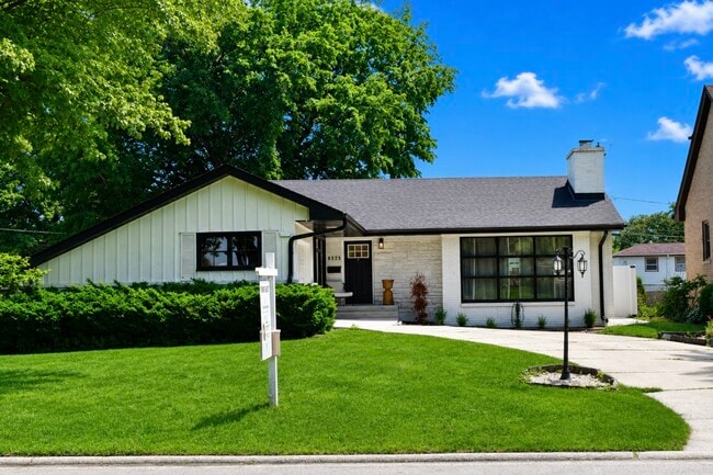 Photo - 9525 Parkside Ave