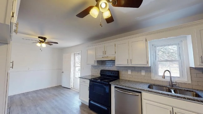 Photo - 101 Park Cir