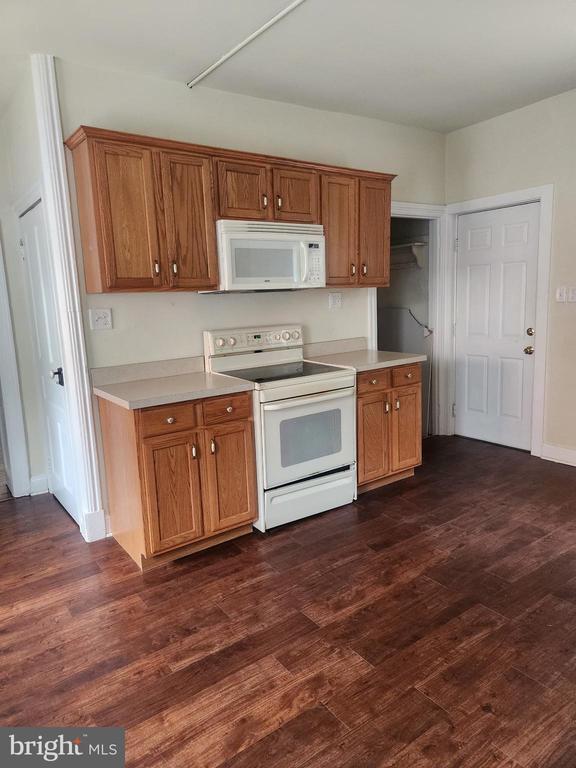 Photo - 2196 Spinnerstown Rd