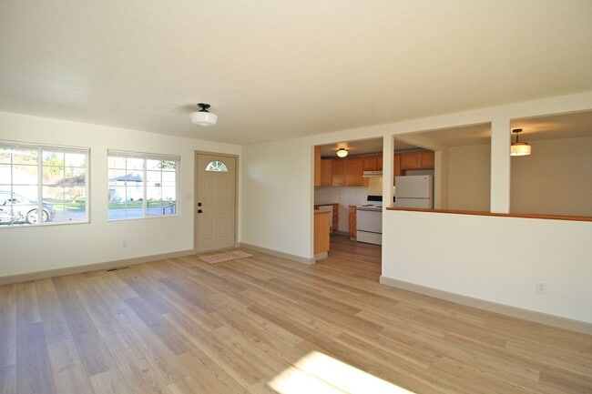 Photo - 11318 NE Siskiyou St