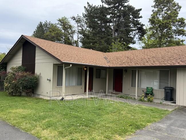 1223-1227 NW Highland Ave
