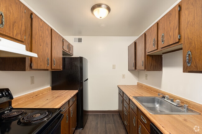 2BR, 1.5BA