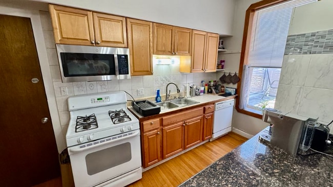 Photo - 1368 W Evergreen Ave Unit 2M