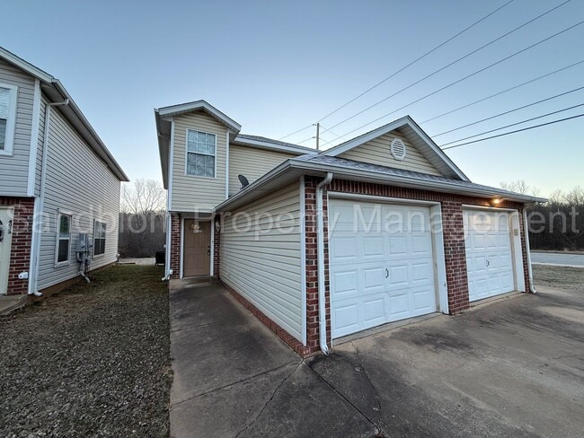 Building Photo - For Lease | Pratville | Available Now!